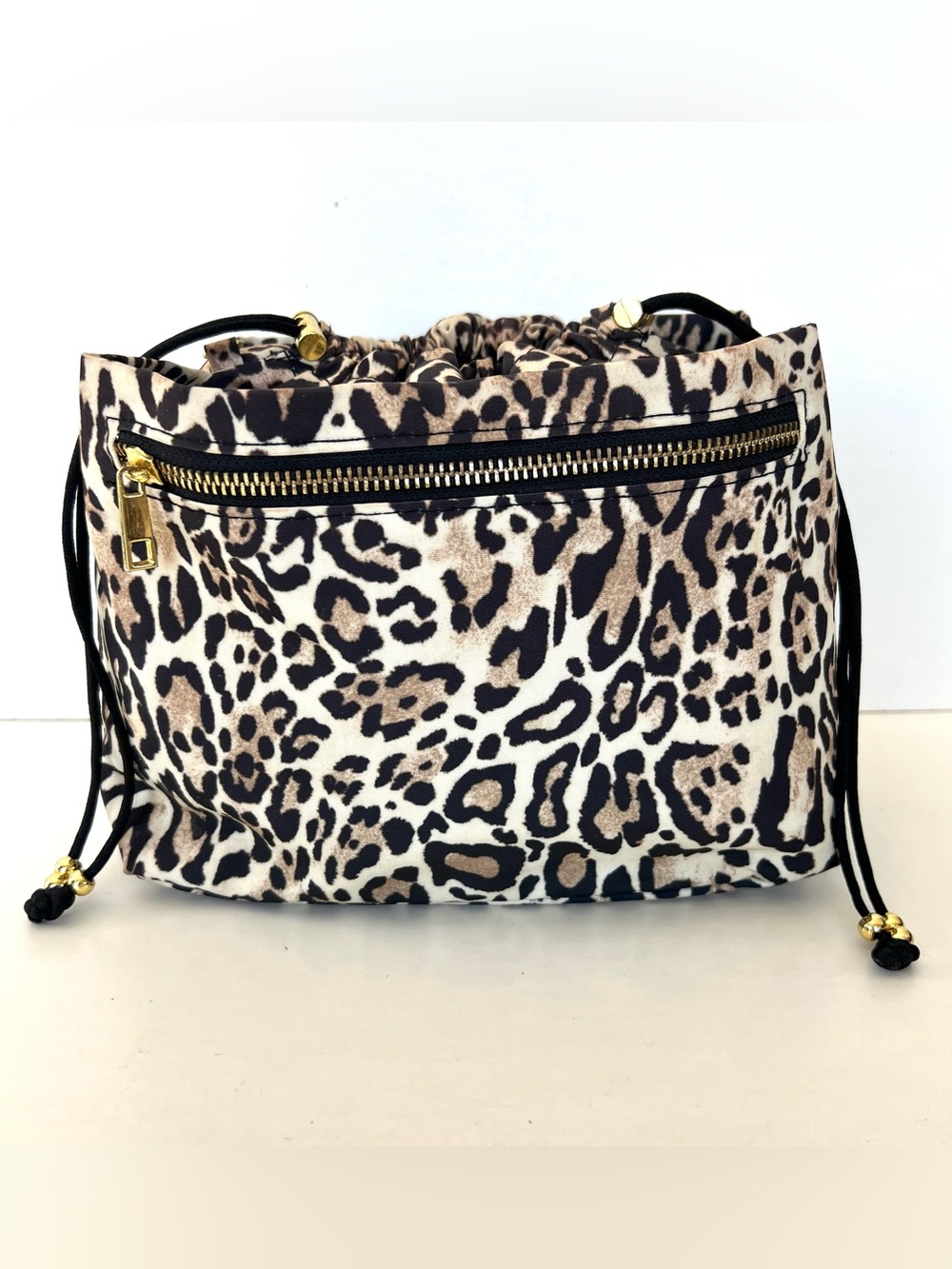 CHICO’S Leopard Print Nylon Drawstring Organizer Travel Accessories Makeup Bag